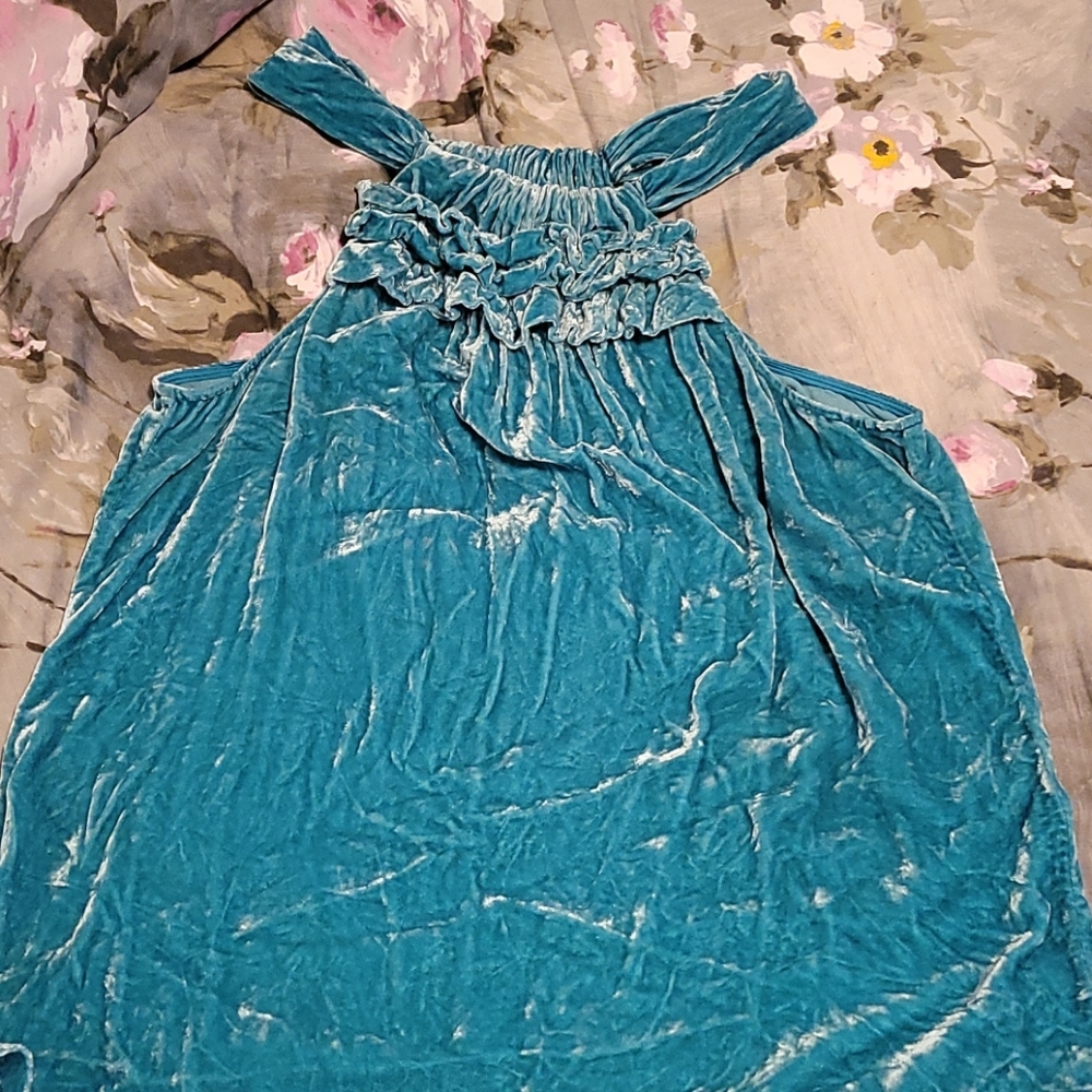 Sleeveless velvet top